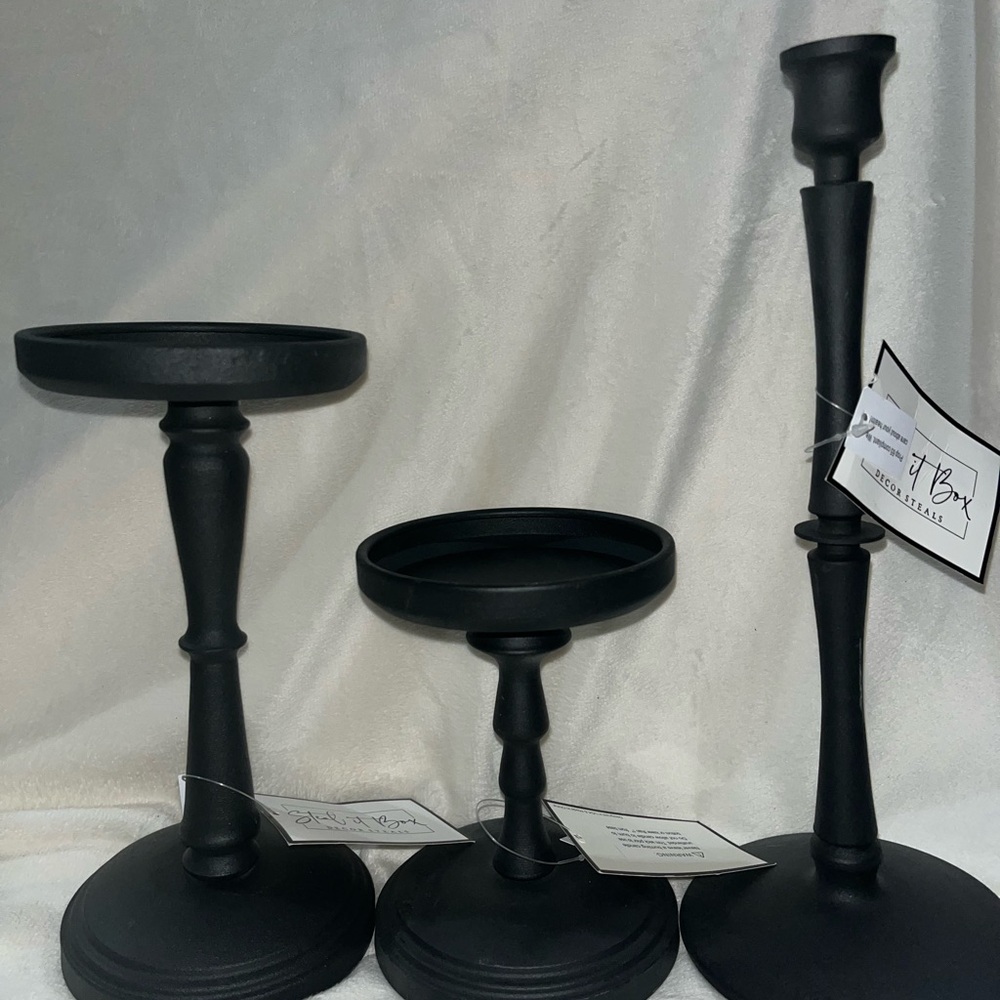 Elegant Black Candle Holder Set